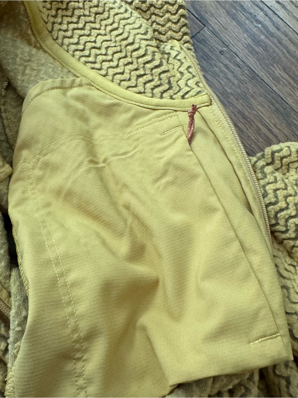 Patagonia R1 Air Quarter Zip Fleece Jacket Pufferfish Gold M EUC - Picture 7 of 7